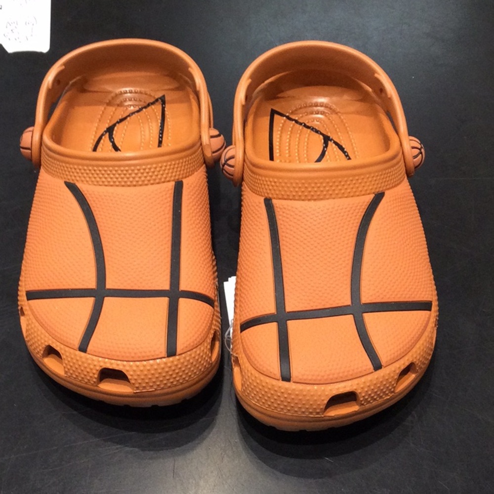 Basketball crocs NWT